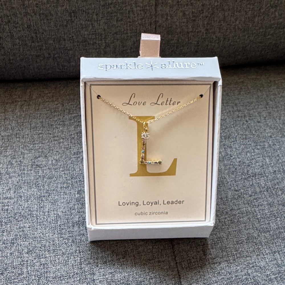 NWOT Cubic Zirconia Sparkly L Letter Necklace